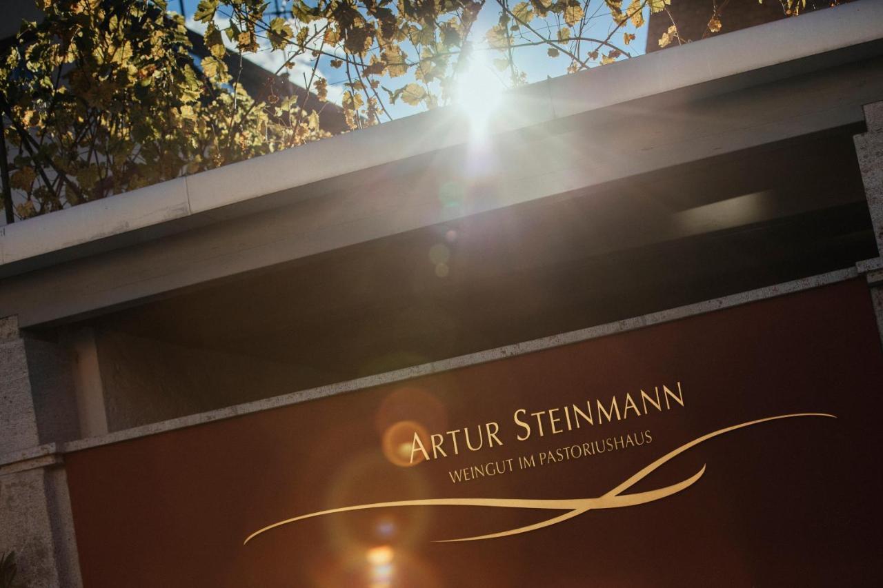 Hotel Weingut Pastoriushaus - Artur Steinmann Sommerhausen Exterior foto